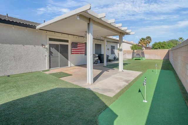 45180 Debbie Drive, La Quinta, CA 92253