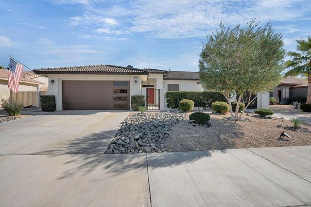 45180 Debbie Drive, La Quinta, CA 92253