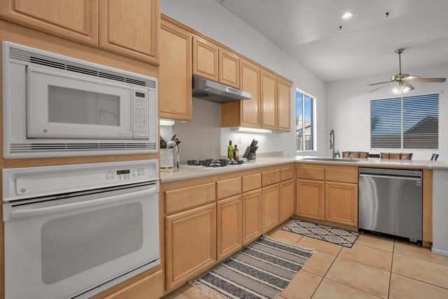 45180 Debbie Drive, La Quinta, CA 92253