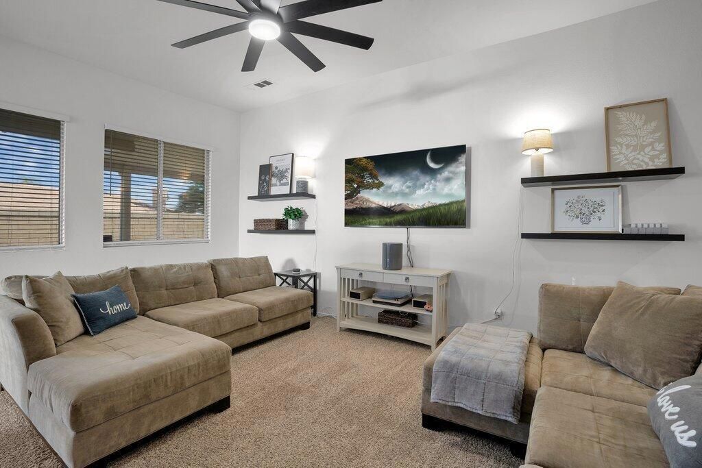 45180 Debbie Drive, La Quinta, CA 92253