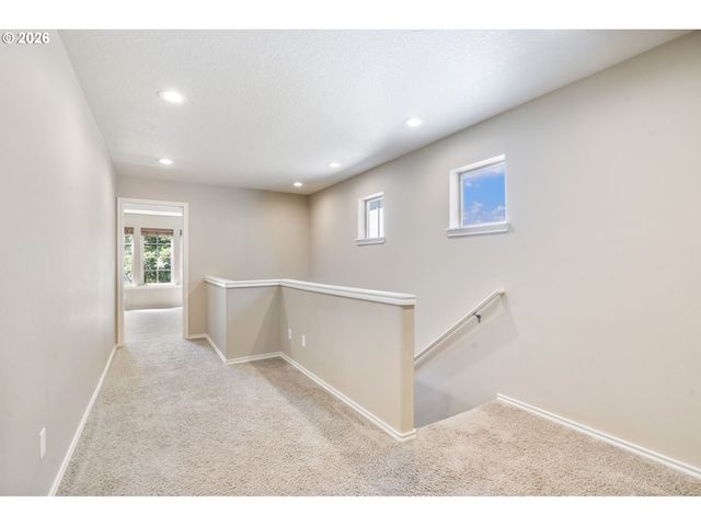 16845 Nw Vetter Drive, Portland, OR 97229