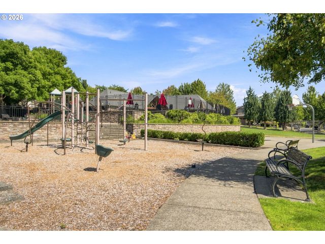 16845 Nw Vetter Drive, Portland, OR 97229