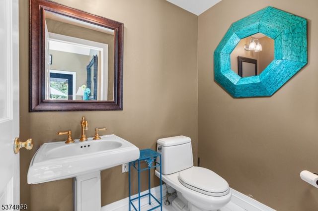 334 W Valley Brook Rd, Washington Twp., NJ 07830