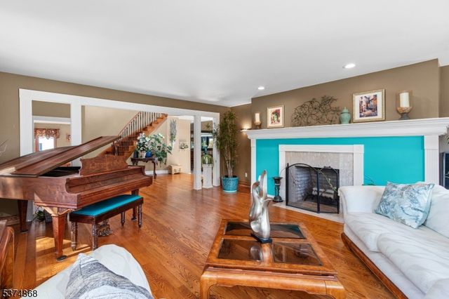 334 W Valley Brook Rd, Washington Twp., NJ 07830