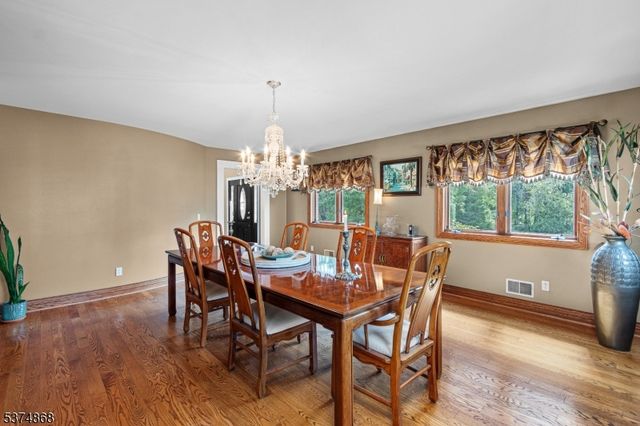 334 W Valley Brook Rd, Washington Twp., NJ 07830