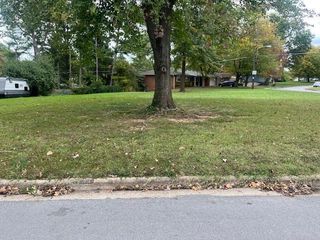 2957 E Rocklyn Road, Springfield, MO 65804