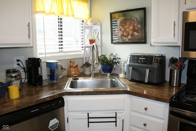 83 Lookout Ridge Drive, Columbus, IN 47201