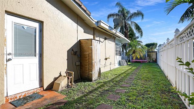 9730 Johnson St, Pembroke Pines, FL 33024