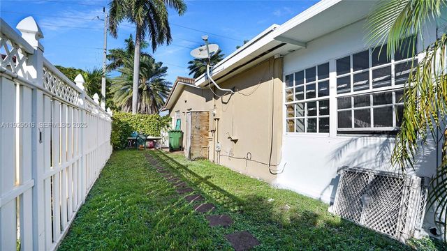 9730 Johnson St, Pembroke Pines, FL 33024