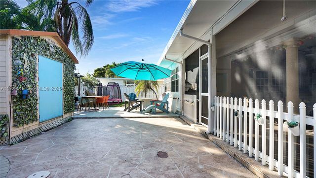 9730 Johnson St, Pembroke Pines, FL 33024