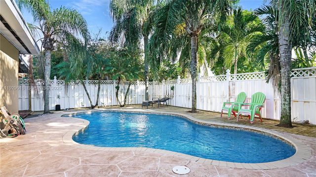 9730 Johnson St, Pembroke Pines, FL 33024