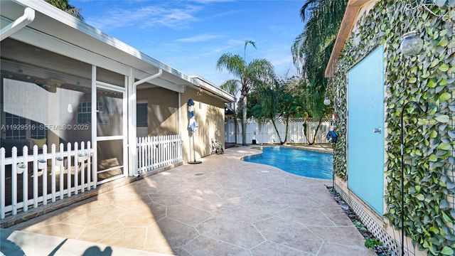 9730 Johnson St, Pembroke Pines, FL 33024