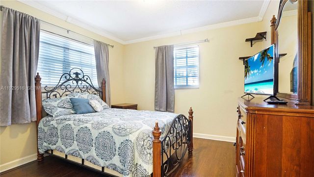 9730 Johnson St, Pembroke Pines, FL 33024