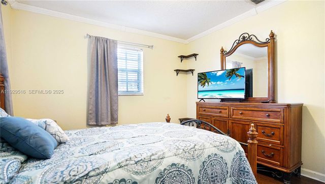 9730 Johnson St, Pembroke Pines, FL 33024