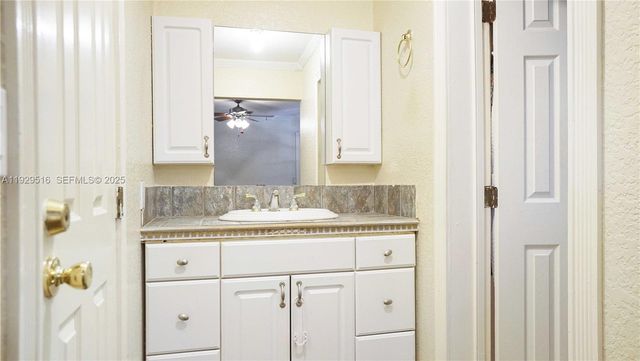 9730 Johnson St, Pembroke Pines, FL 33024