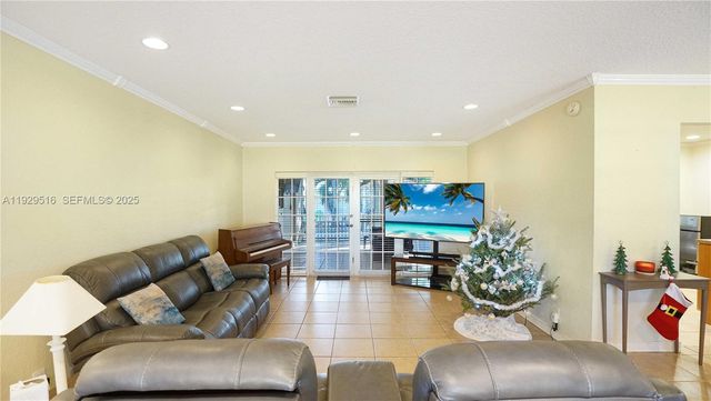 9730 Johnson St, Pembroke Pines, FL 33024