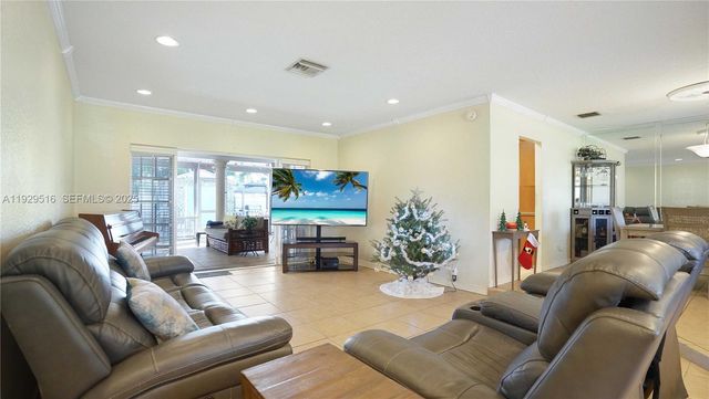 9730 Johnson St, Pembroke Pines, FL 33024