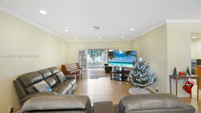 9730 Johnson St, Pembroke Pines, FL 33024