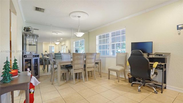 9730 Johnson St, Pembroke Pines, FL 33024