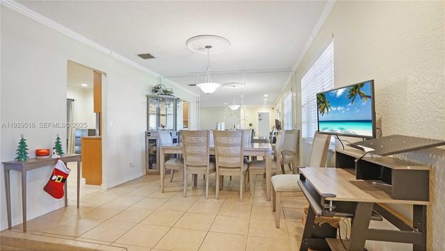 9730 Johnson St, Pembroke Pines, FL 33024