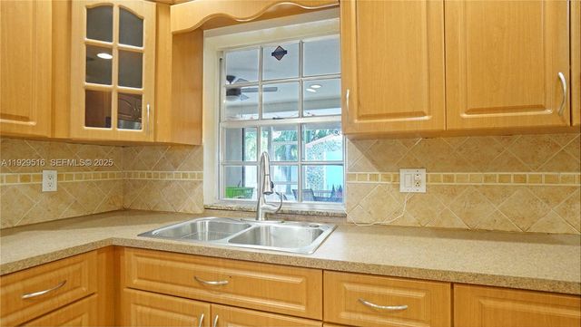 9730 Johnson St, Pembroke Pines, FL 33024