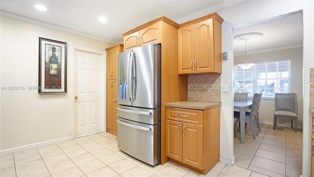 9730 Johnson St, Pembroke Pines, FL 33024