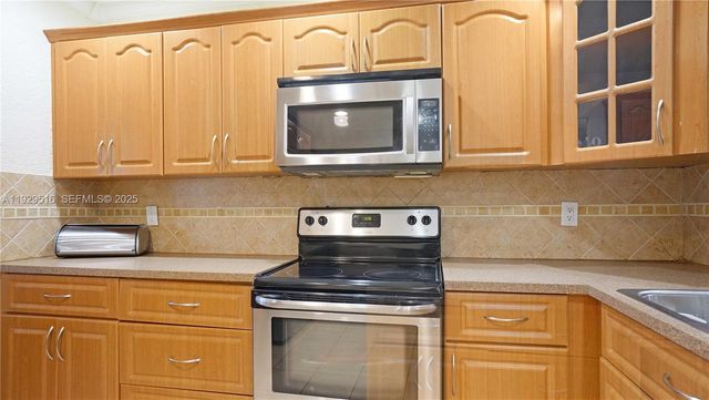 9730 Johnson St, Pembroke Pines, FL 33024