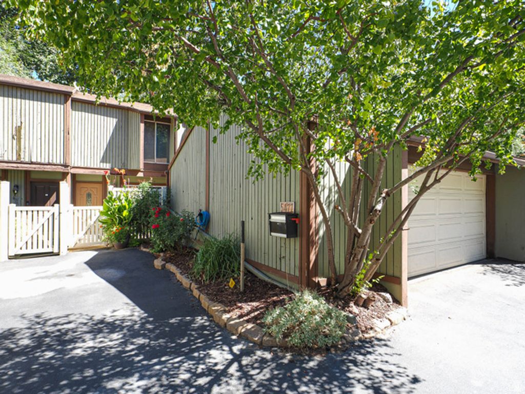 5477 S WILLOW LN, Murray, UT 84107 — exterior