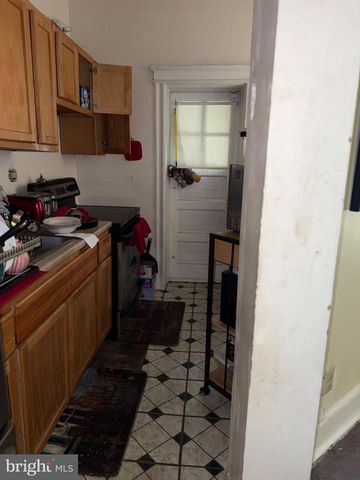 2912 N LECOUNT ST, Philadelphia, PA 19132