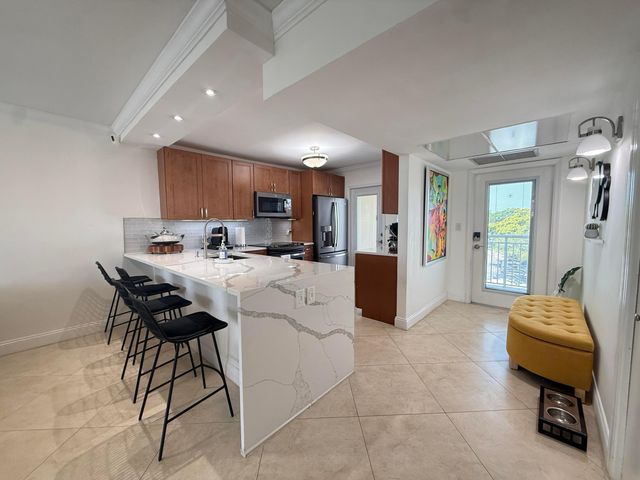 3180 NE 48TH Court 406, Lighthouse Point, FL 33064