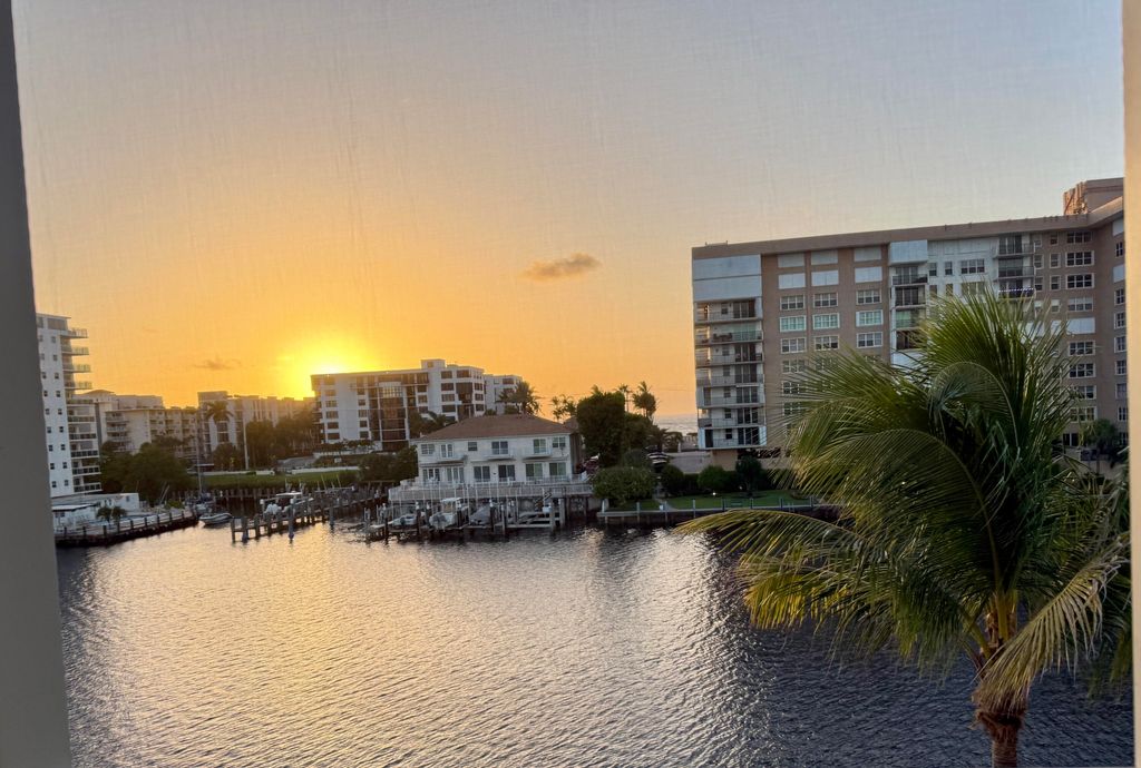 3180 NE 48TH Court 406, Lighthouse Point, FL 33064