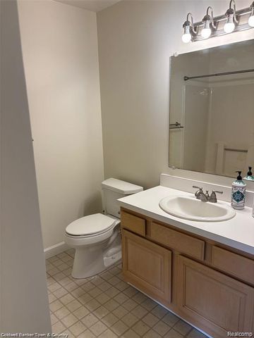 2225 S Huron Parkway 2, Ann Arbor, MI 48104