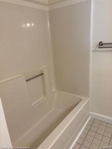 2225 S Huron Parkway 2, Ann Arbor, MI 48104