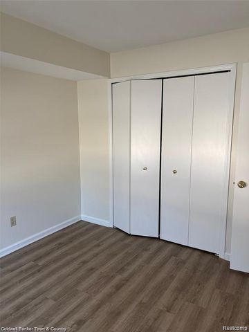 2225 S Huron Parkway 2, Ann Arbor, MI 48104