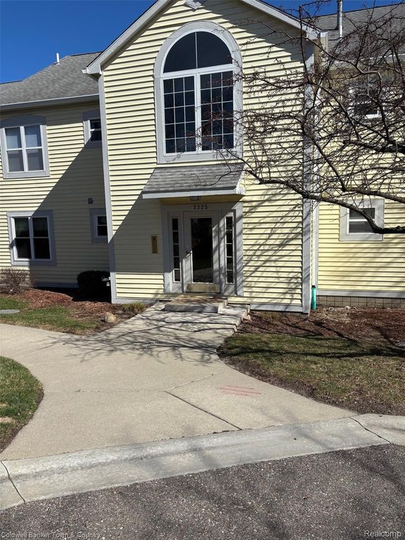 2225 S Huron Parkway 2, Ann Arbor, MI 48104