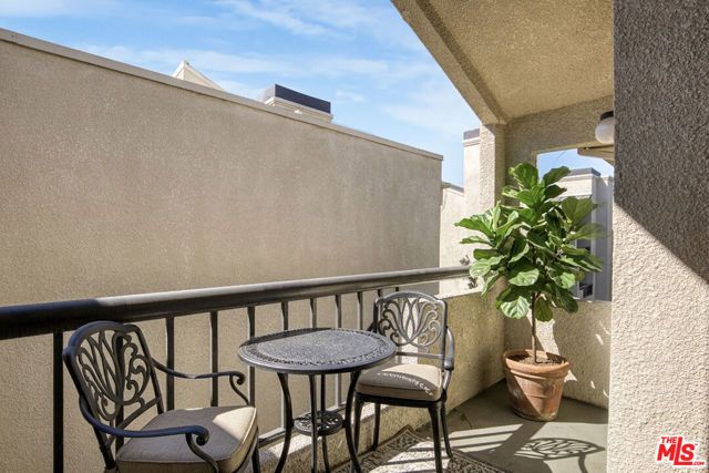 5535 Canoga Avenue 317, Woodland Hills (los Angeles), CA 91367