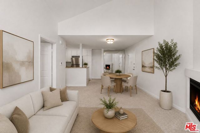 5535 Canoga Avenue 317, Woodland Hills (los Angeles), CA 91367