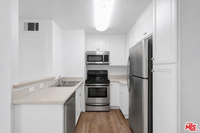 5535 Canoga Avenue 317, Woodland Hills (los Angeles), CA 91367