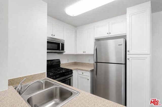 5535 Canoga Avenue 317, Woodland Hills (los Angeles), CA 91367