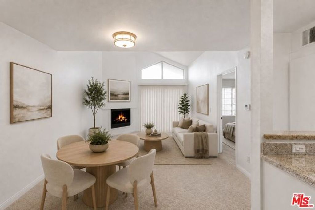 5535 Canoga Avenue 317, Woodland Hills (los Angeles), CA 91367
