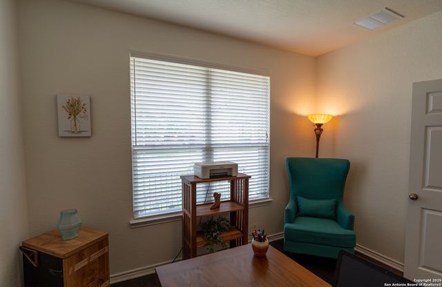 105 Colonial, Universal City, TX 78148