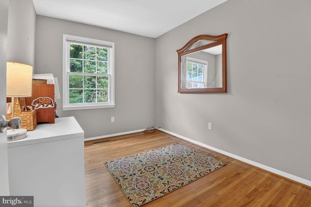 7716 TIVERTON DR, Springfield, VA 22152
