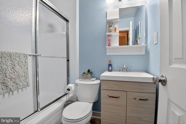 7716 TIVERTON DR, Springfield, VA 22152