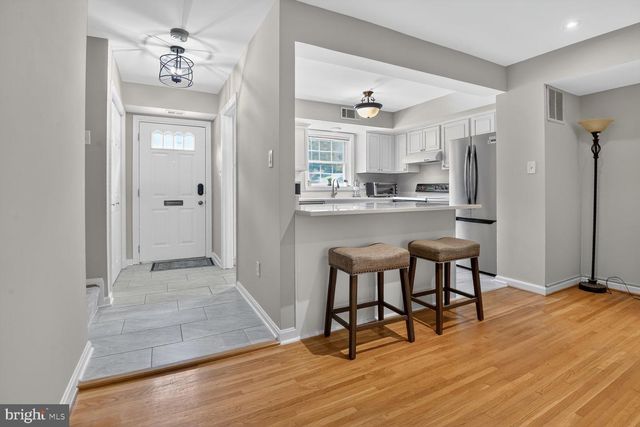 7716 TIVERTON DR, Springfield, VA 22152