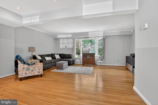 7716 TIVERTON DR, Springfield, VA 22152