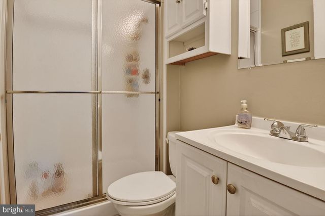 7716 TIVERTON DR, Springfield, VA 22152