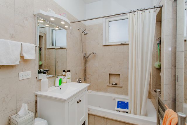 3755 N Nottingham Avenue, Chicago, IL 60634