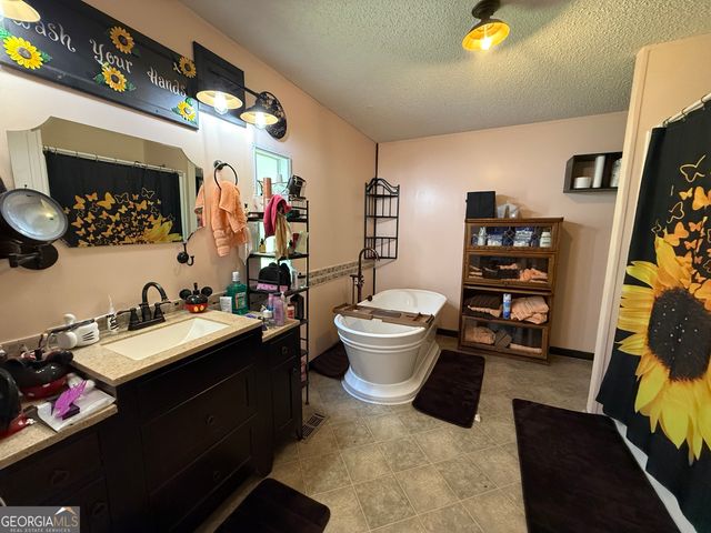 266 Robin Hood Drive, Murrayville, GA 30564