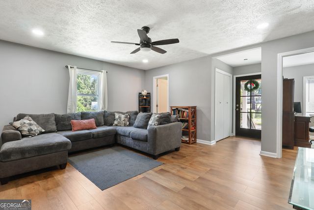 40 Pleasant Valley Road, Mcdonough, GA 30253