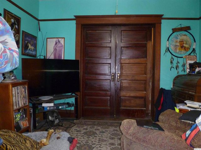 390 W 4th Street, Dallas City, IL 62330